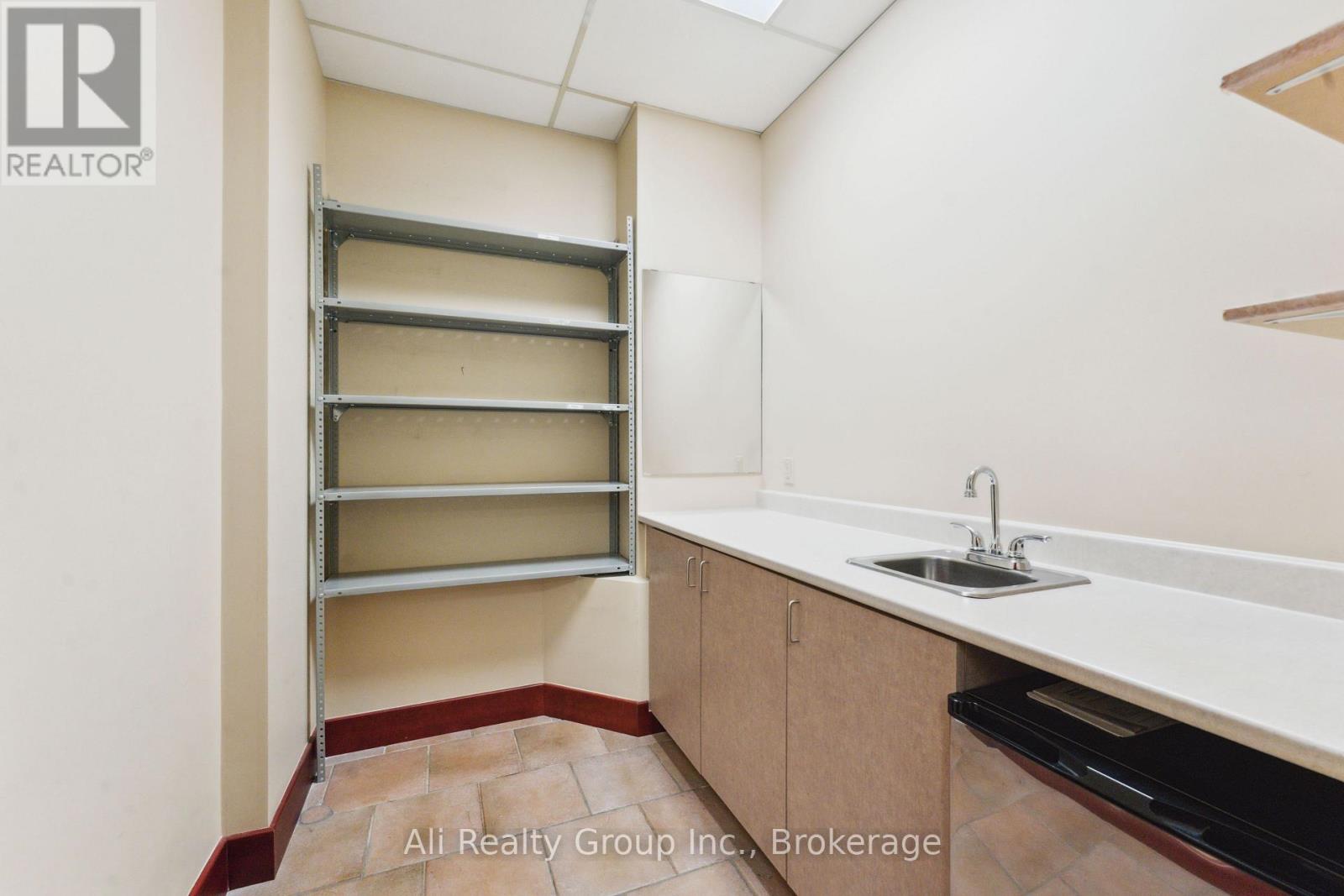 101 - 160 George Street, Ottawa, Ontario  K1N 9M2 - Photo 21 - X12584284
