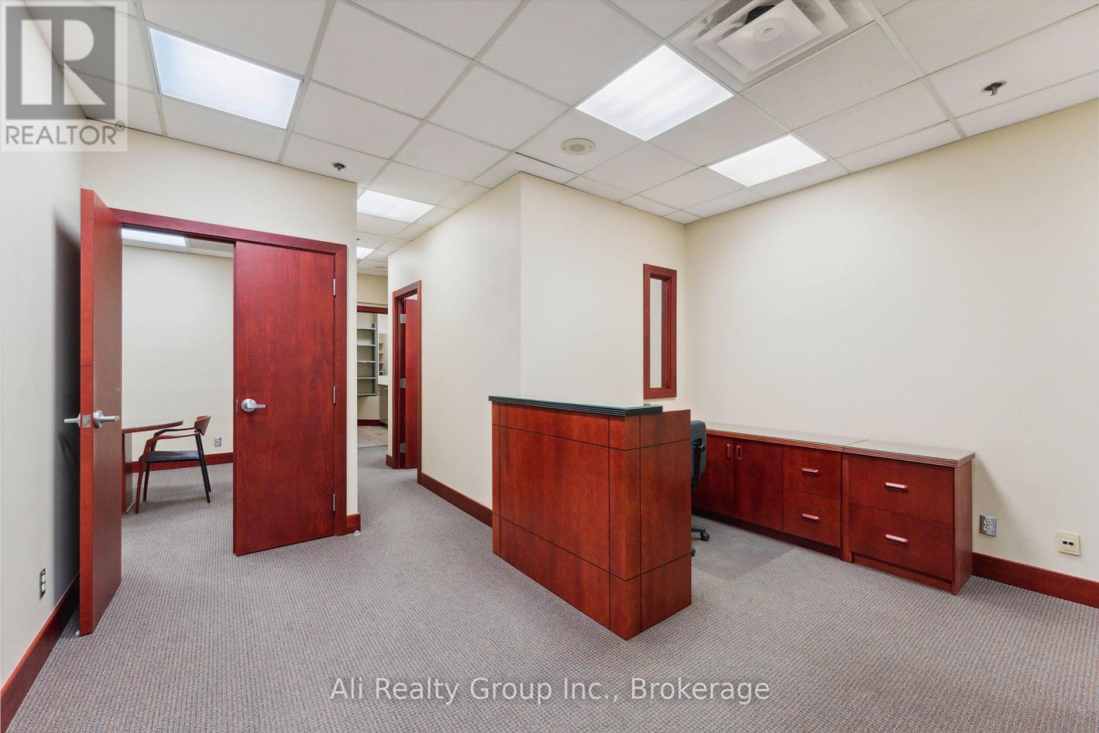 101 - 160 George Street, Ottawa, Ontario  K1N 9M2 - Photo 9 - X12584284