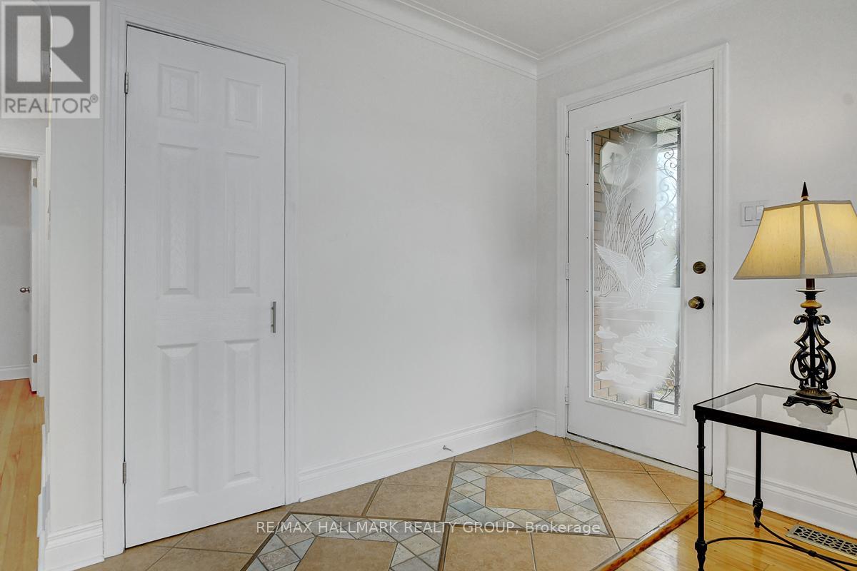 13 Dunham Street, Ottawa, Ontario  K1J 7L5 - Photo 2 - X12584580