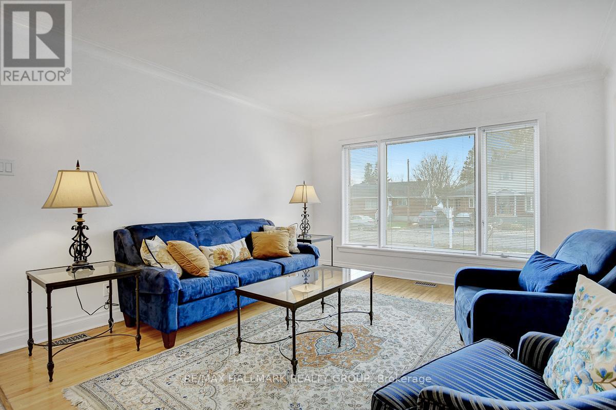 13 Dunham Street, Ottawa, Ontario  K1J 7L5 - Photo 4 - X12584580