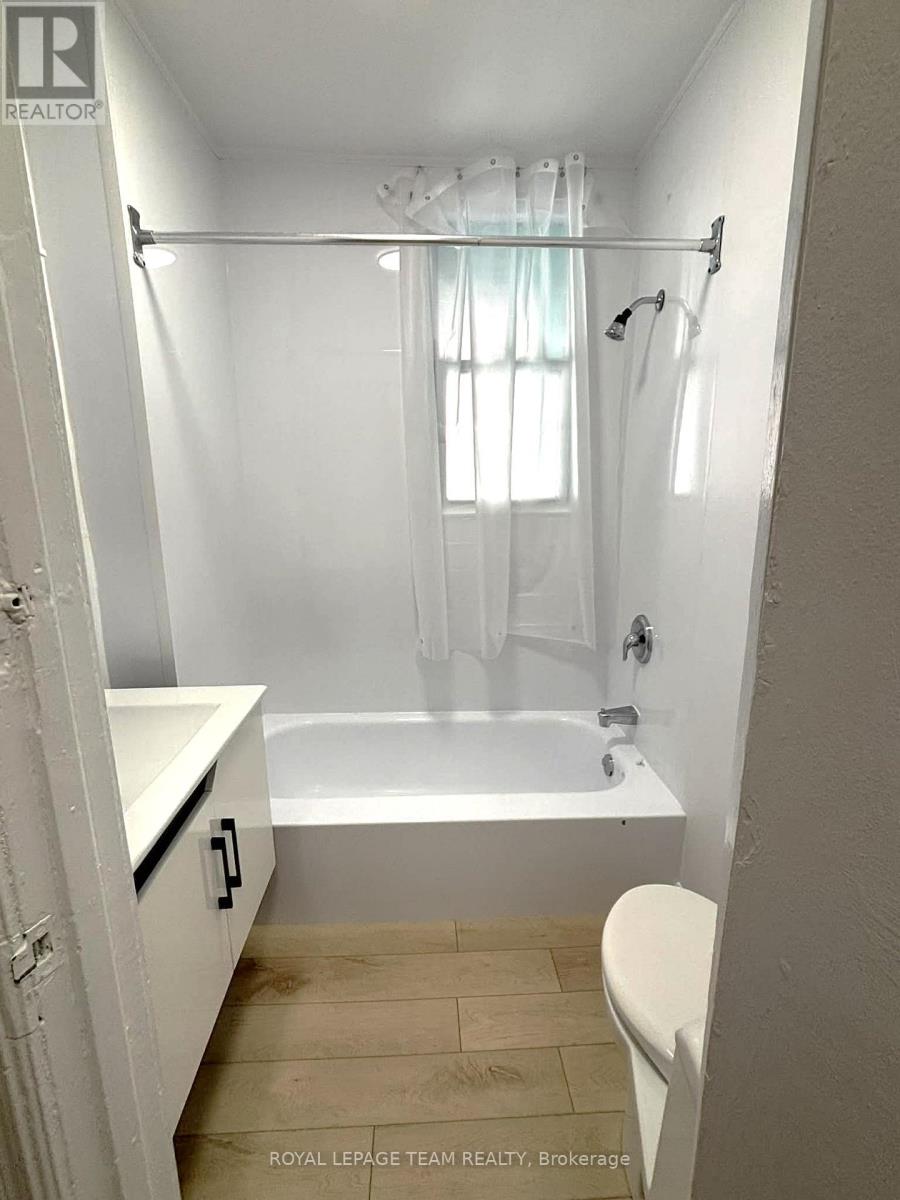158 St Andrew Street, Ottawa, Ontario  K1N 5G4 - Photo 8 - X12613342