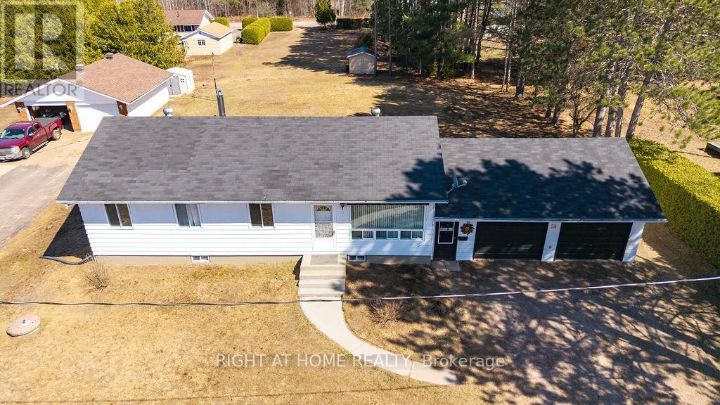 28 Jackpine Street, Madawaska Valley, Ontario  K0J 1B0 - Photo 4 - X12630234