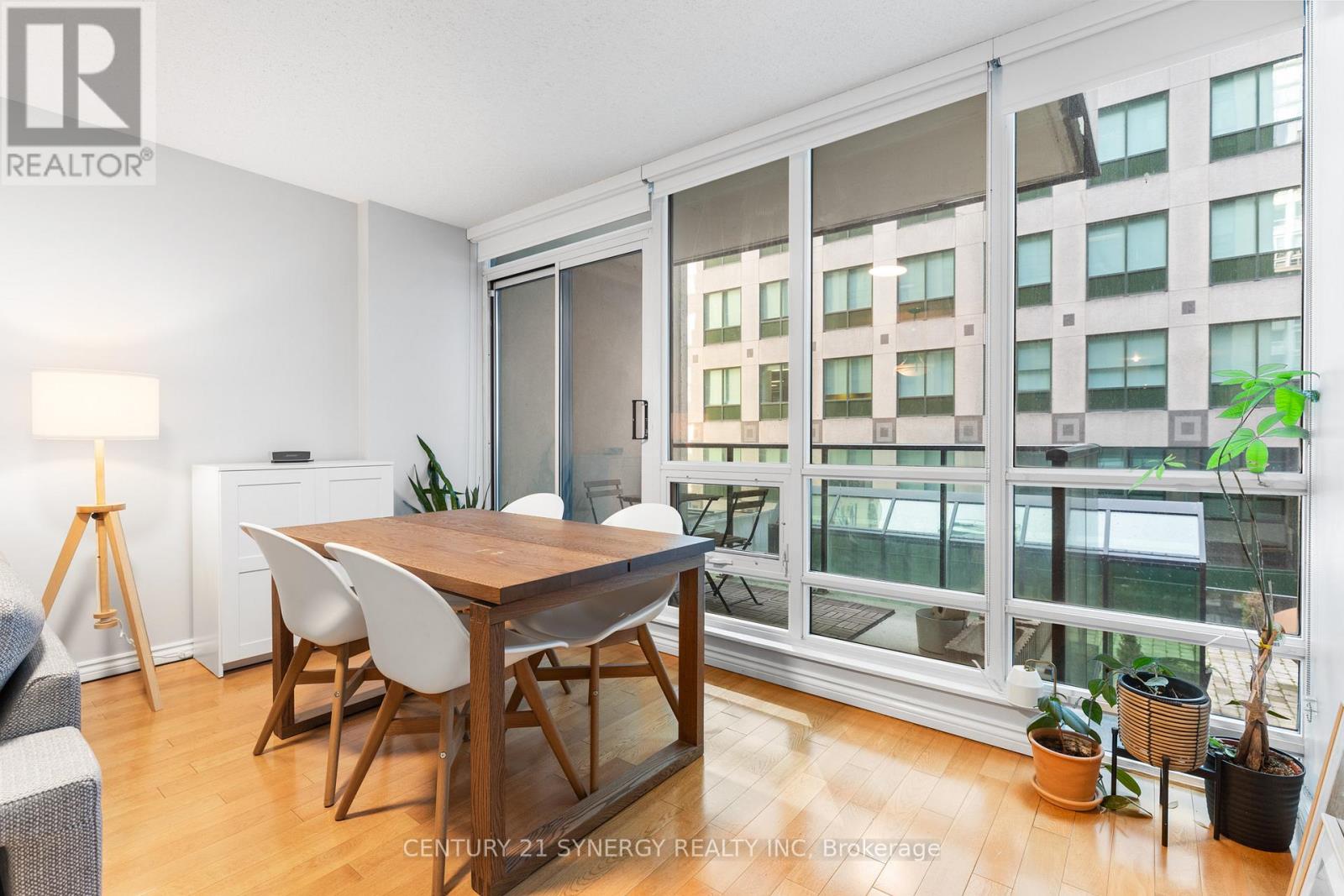 306 - 263 Wellington Street W, Toronto, Ontario  M5V 3E6 - Photo 12 - C12636424