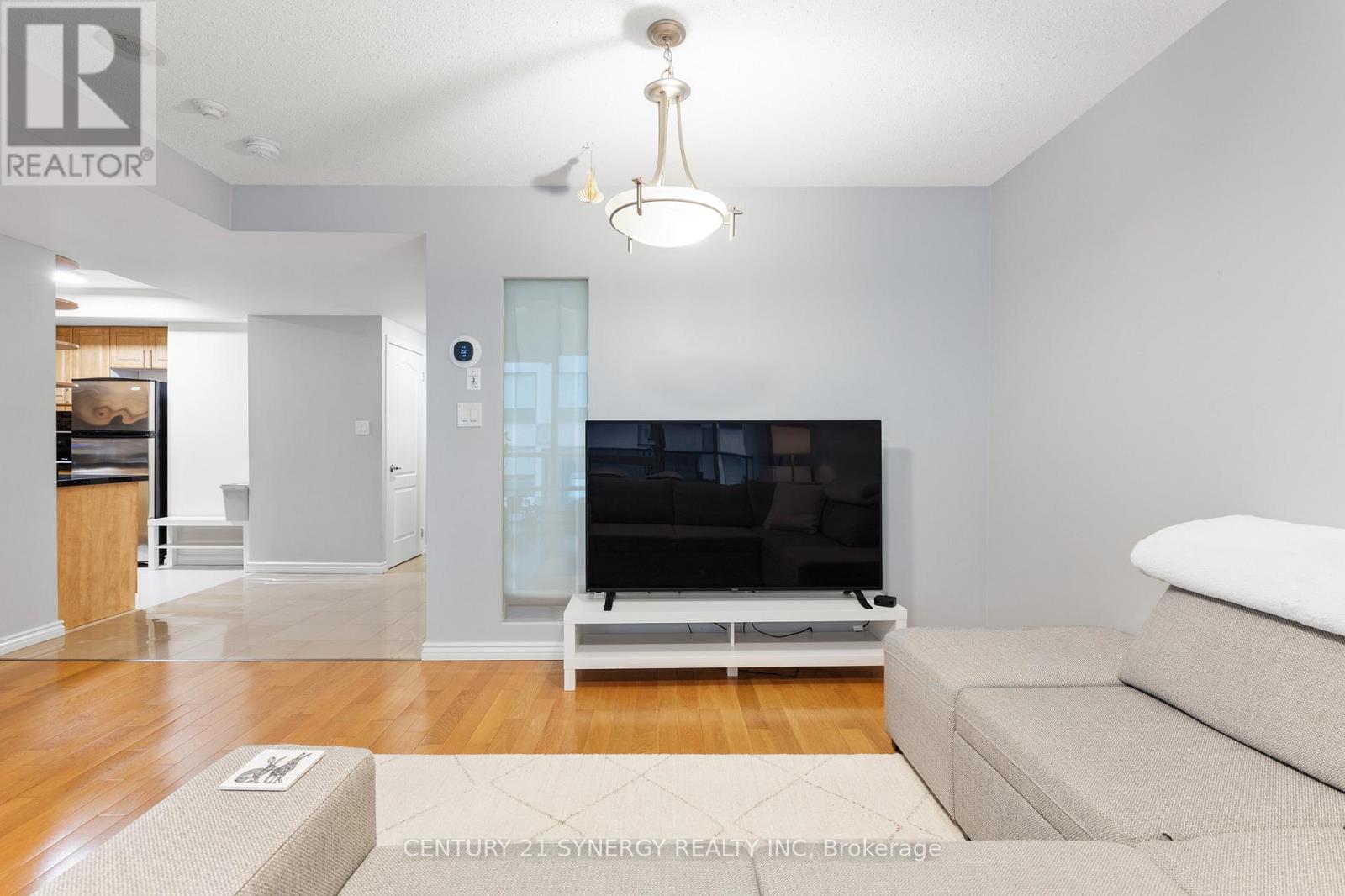 306 - 263 Wellington Street W, Toronto, Ontario  M5V 3E6 - Photo 6 - C12636424