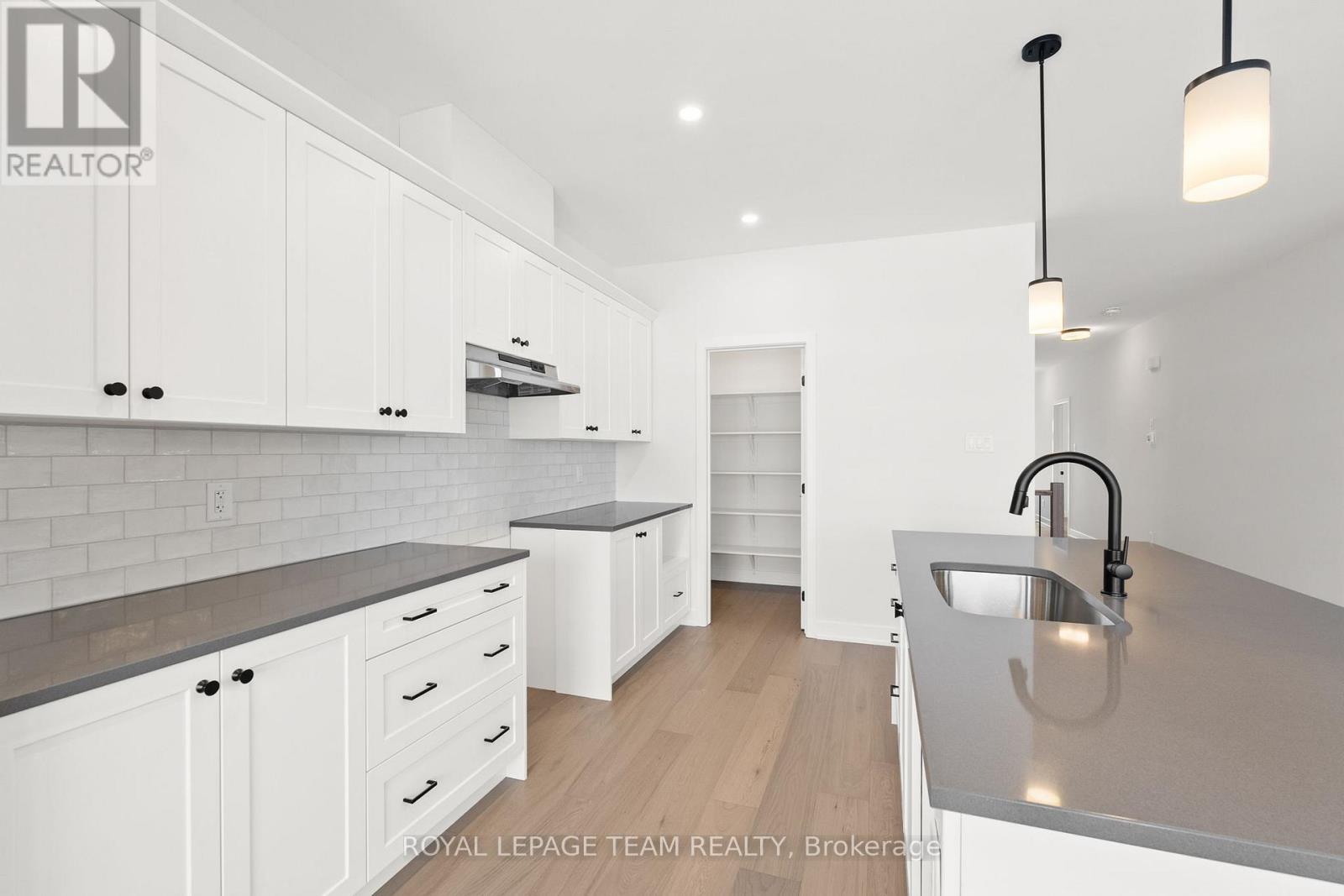 1057 Moore Street, Brockville, Ontario  K6V 0H1 - Photo 24 - X12639488