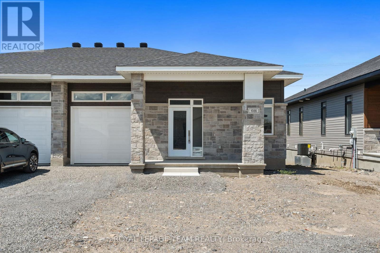 1086 Moore Street, Brockville, Ontario  K6V 0H2 - Photo 2 - X12643532