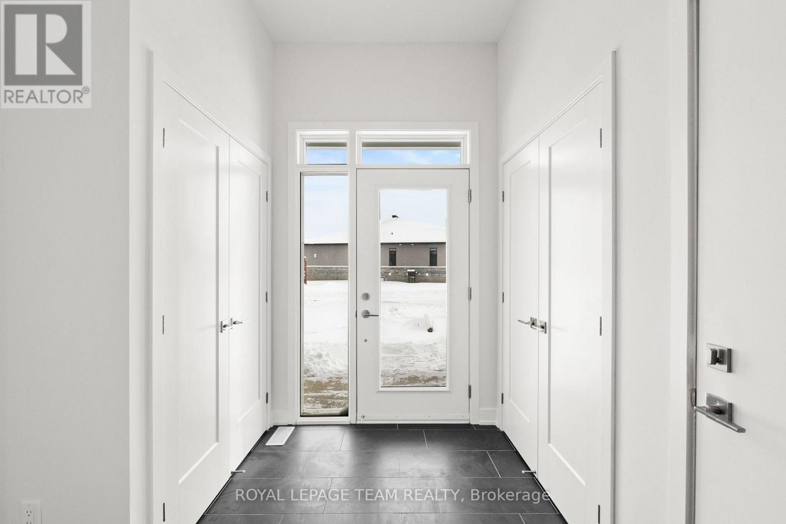 1086 Moore Street, Brockville, Ontario  K6V 0H2 - Photo 3 - X12643532