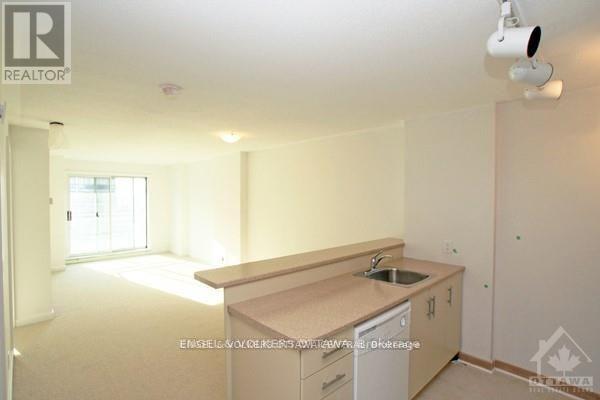 1005 - 138 Somerset Street W, Ottawa, Ontario  K2P 0A3 - Photo 13 - X12651856