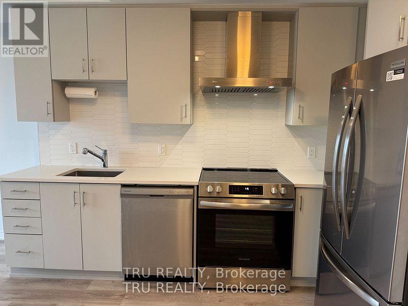 417 - 1350 Hemlock Road, Ottawa, Ontario  K1K 5C2 - Photo 7 - X12654688