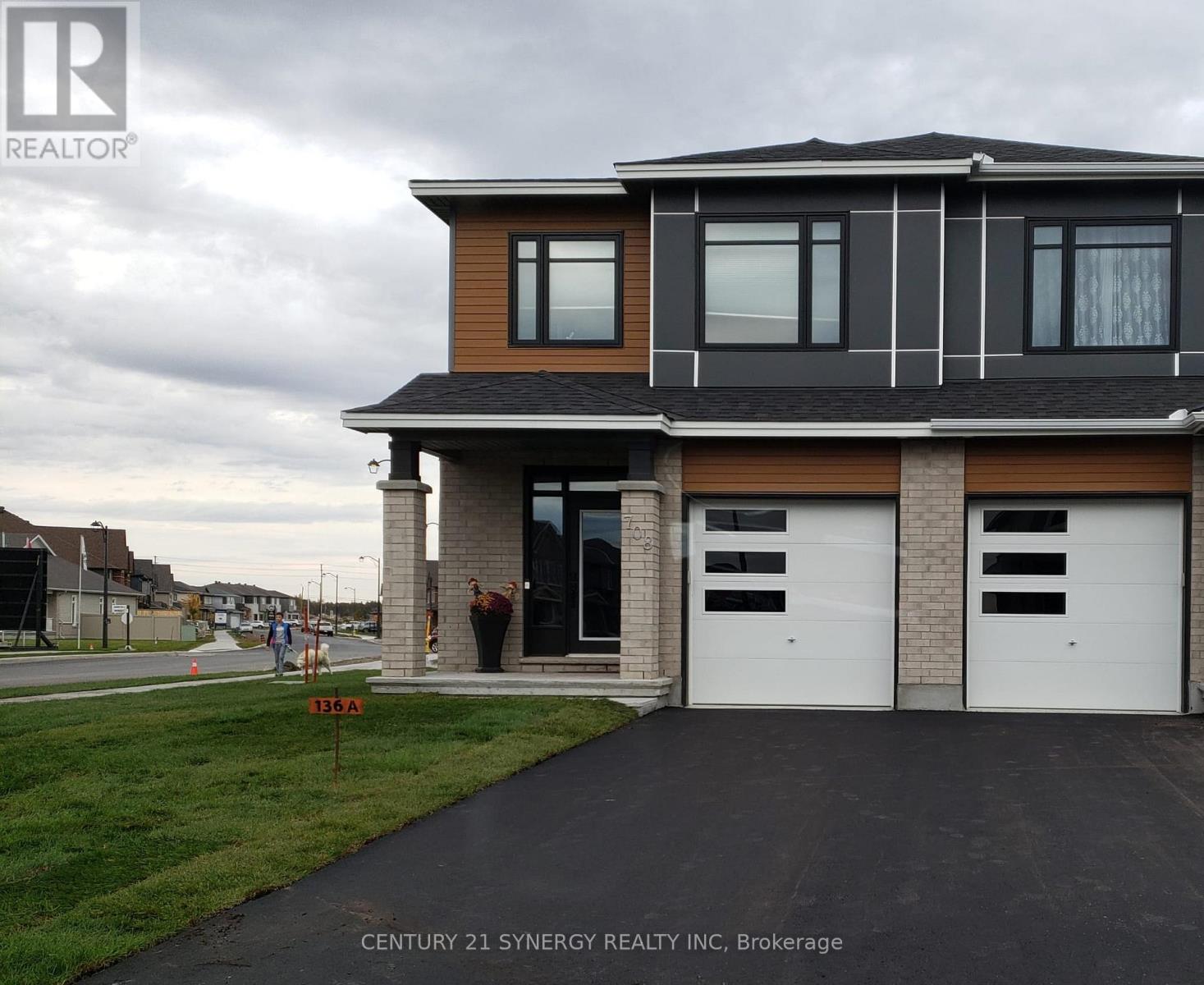 708 Taliesin Crescent, Ottawa, Ontario  K2S 2K6 - Photo 1 - X12657434