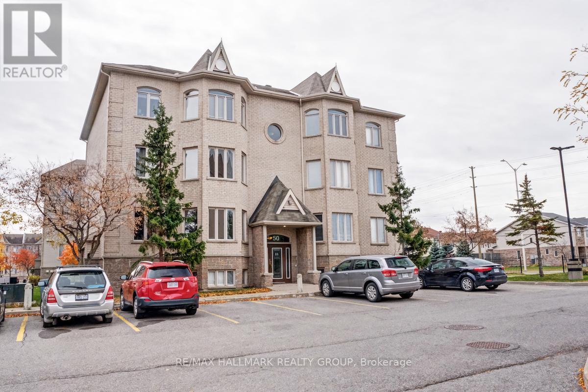 4 - 50 BRIARGATE, Ottawa, Ontario