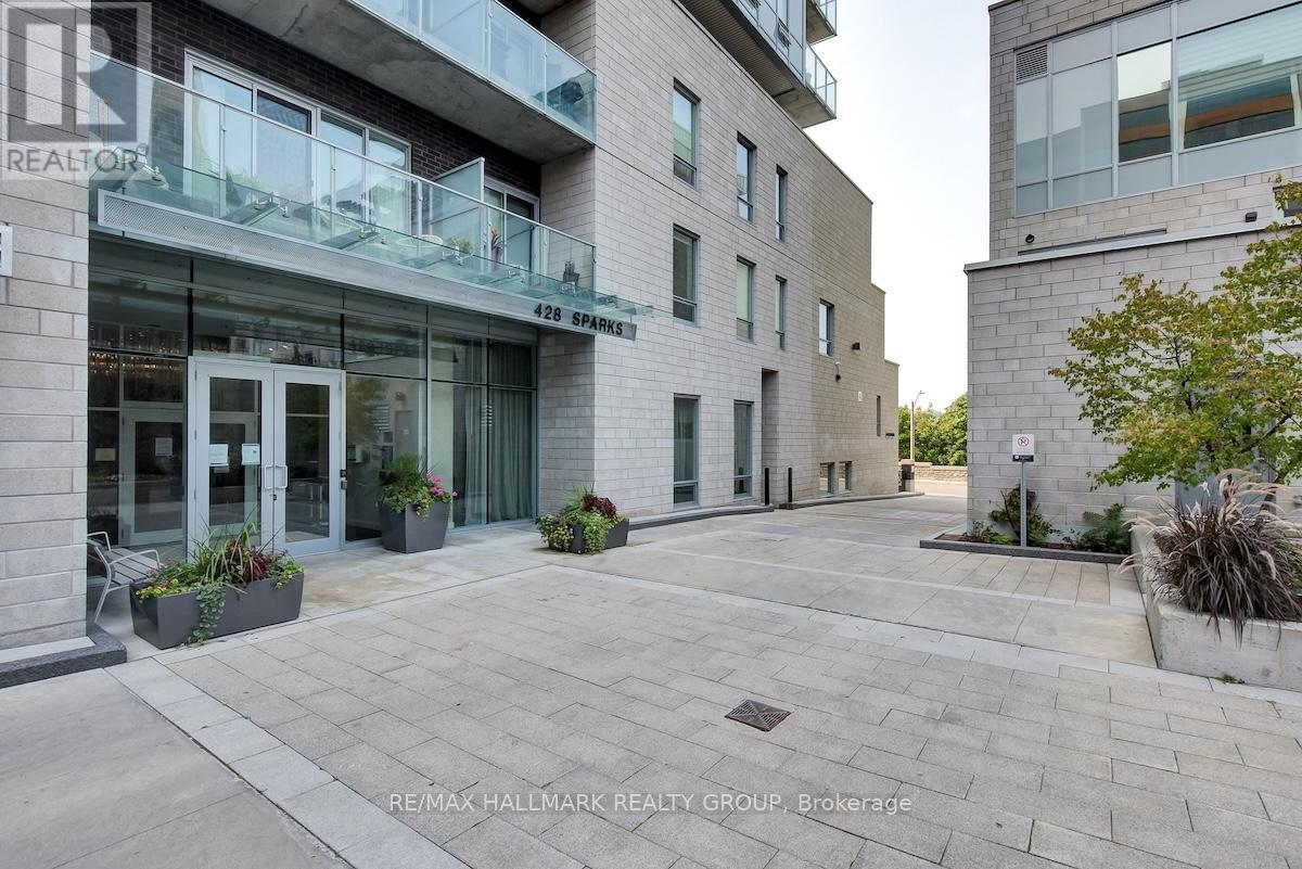 907 - 428 Sparks Street, Ottawa, Ontario  K1R 0B3 - Photo 2 - X12662992