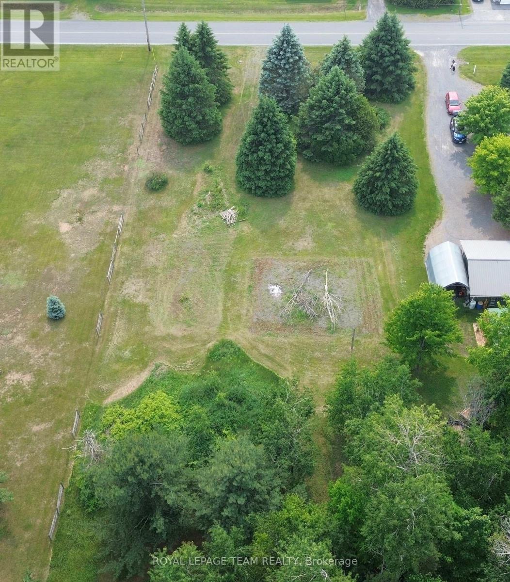 2257 Valley Street, North Stormont, Ontario  K0C 2B0 - Photo 3 - X12664156