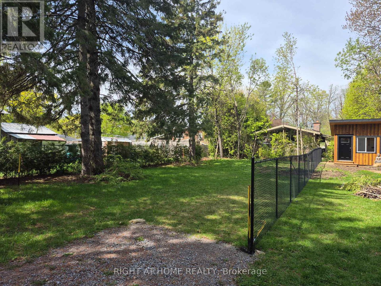 250 Harrington Street, Arnprior, Ontario  K7S 2T9 - Photo 5 - X12668874