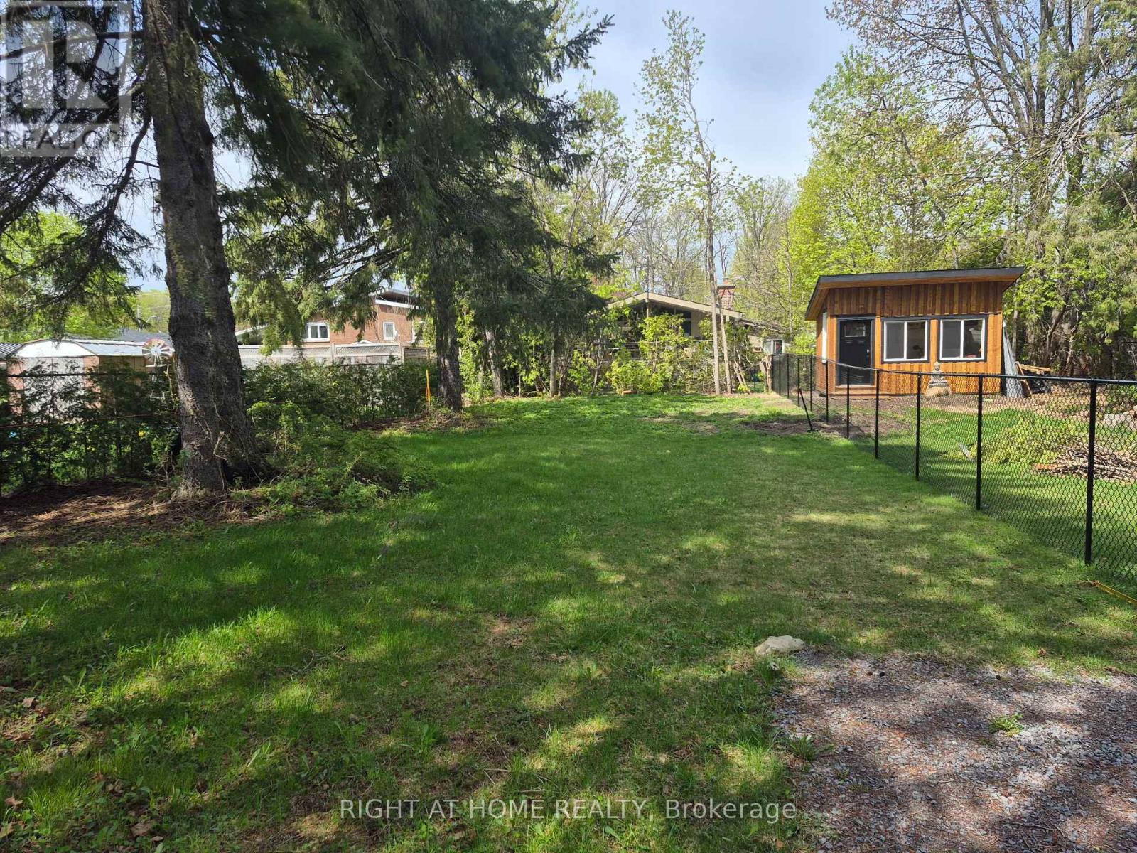 250 Harrington Street, Arnprior, Ontario  K7S 2T9 - Photo 6 - X12668874