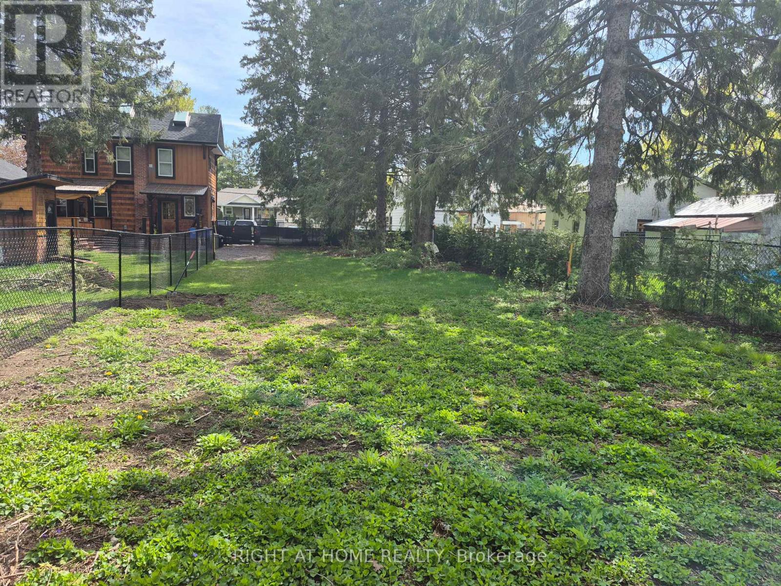 250 Harrington Street, Arnprior, Ontario  K7S 2T9 - Photo 7 - X12668874
