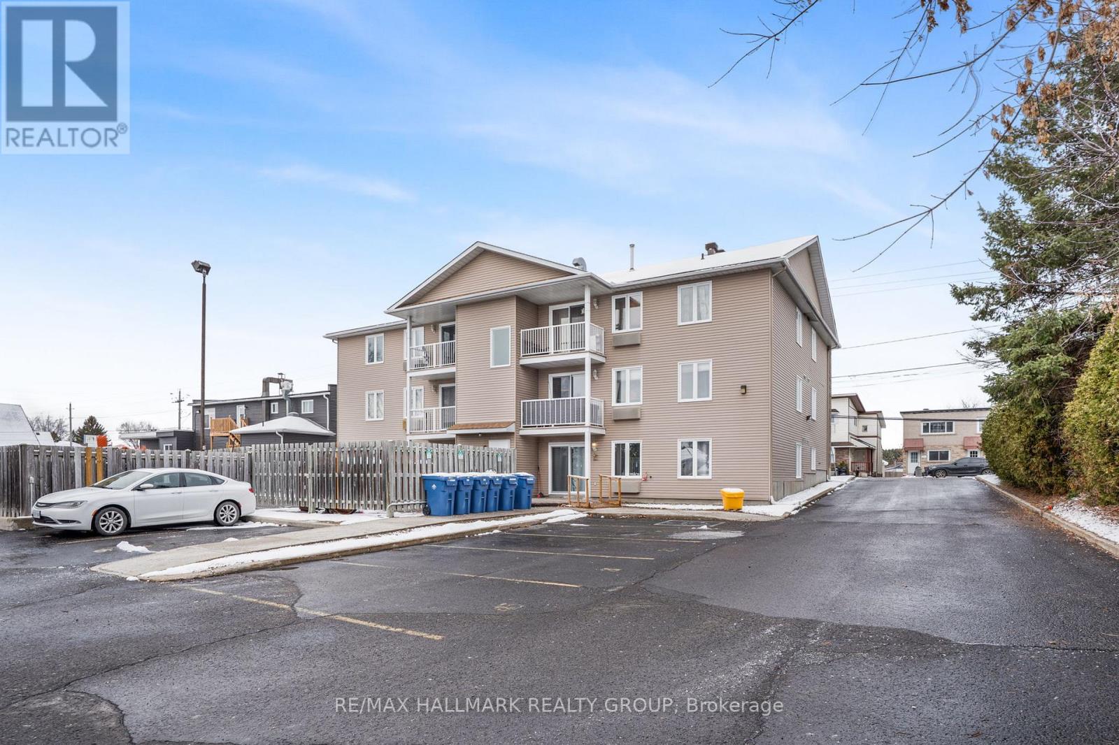 1005 Laurier Street, Clarence-Rockland, Ontario  K4K 1T7 - Photo 3 - X12670610