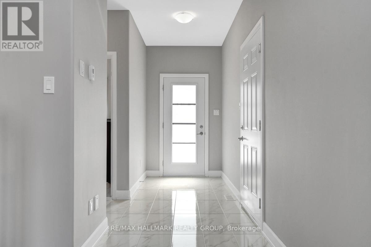 609 Misty Street, Russell, Ontario  K4R 0G3 - Photo 3 - X12675844