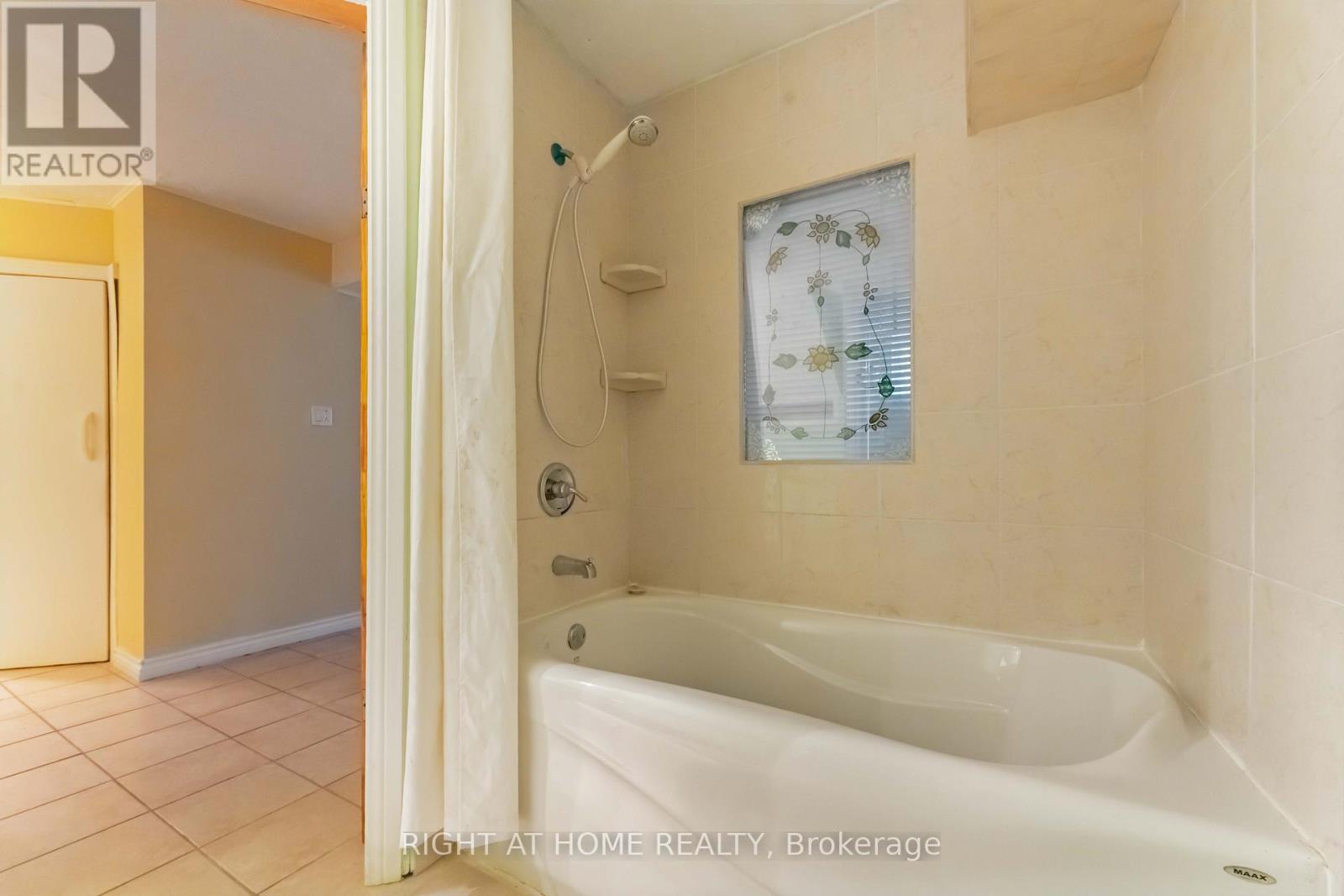 2221 Circle Place, Ottawa, Ontario  K1G 3E2 - Photo 30 - X12691174