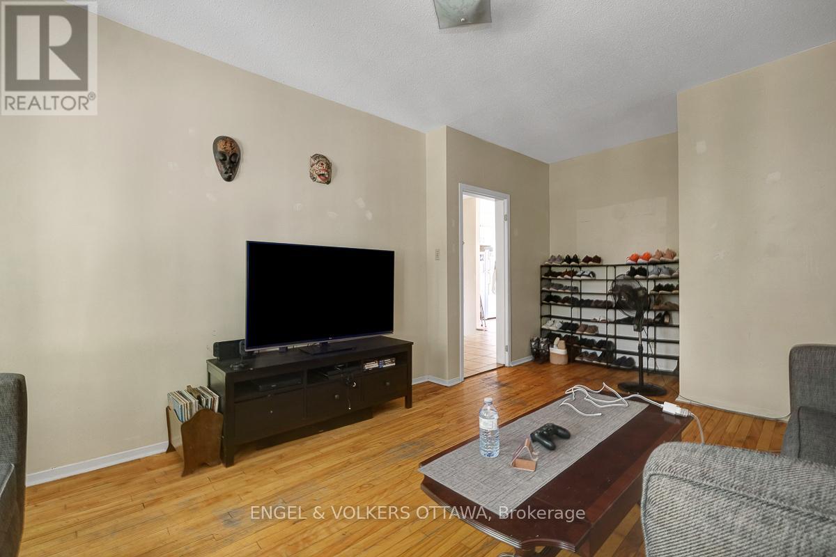 256 Kent Street N, Ottawa, Ontario  K2P 2A2 - Photo 17 - X12691840
