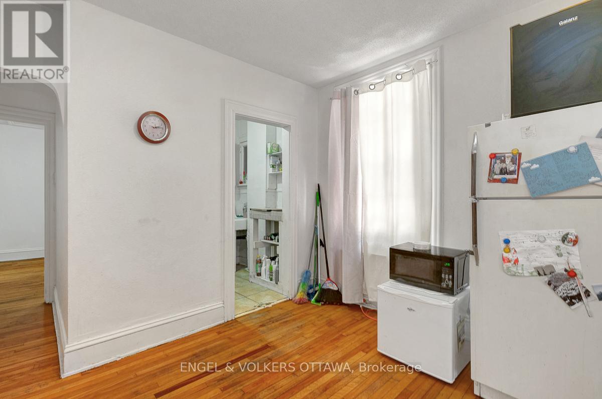 258 Kent Street, Ottawa, Ontario  K2P 2A2 - Photo 11 - X12691982