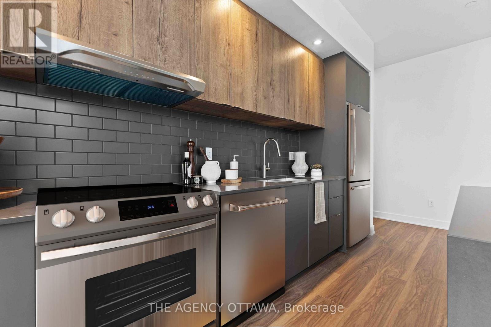311 - 3071 Riverside Drive, Ottawa, Ontario  K1V 9R2 - Photo 6 - X12694338