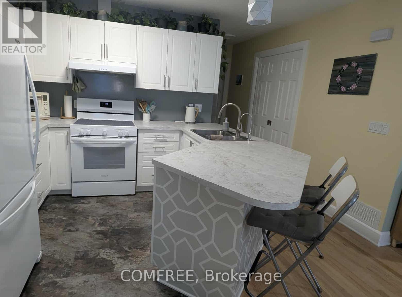 410 Grassendale Private, Ottawa, Ontario  K0A 2Z0 - Photo 3 - X12697370