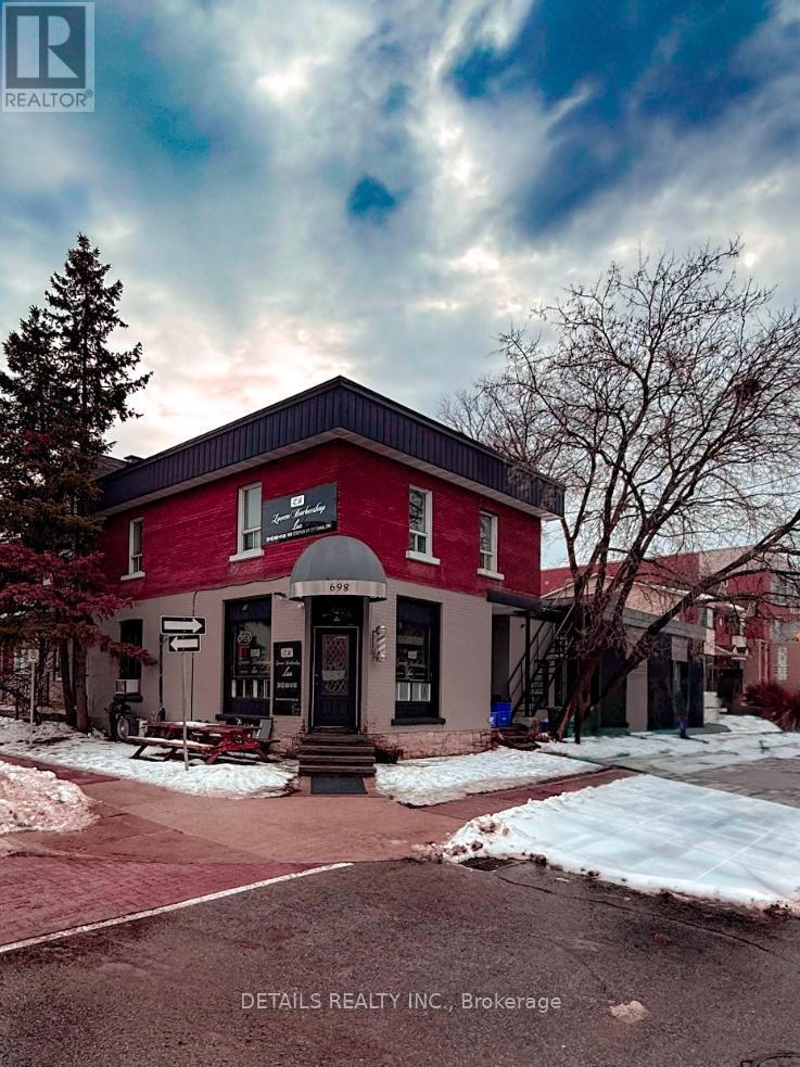 698 Cooper Street, Ottawa, Ontario  K1R 6C6 - Photo 1 - X12706774