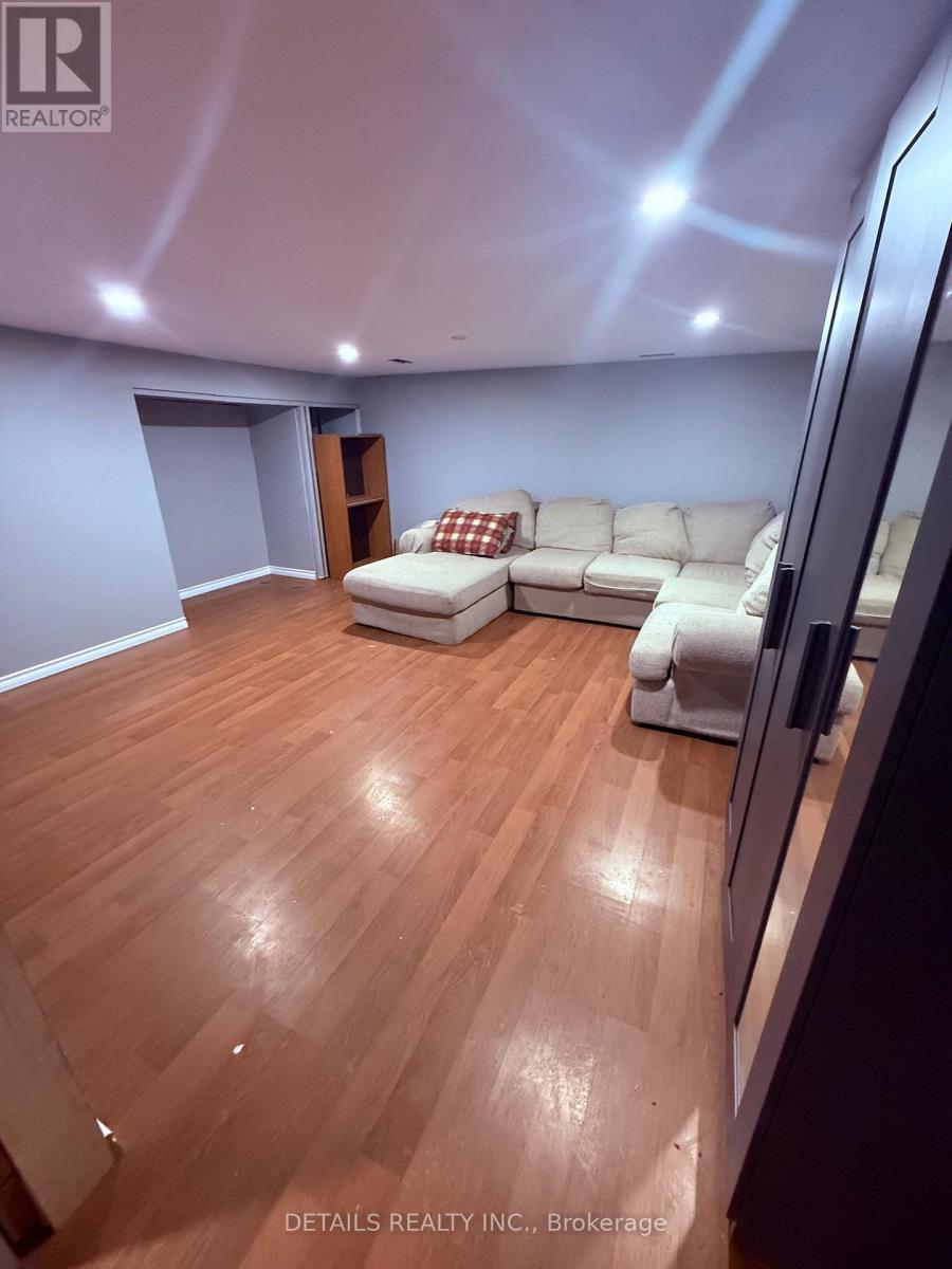 698 Cooper Street, Ottawa, Ontario  K1R 6C6 - Photo 13 - X12706774