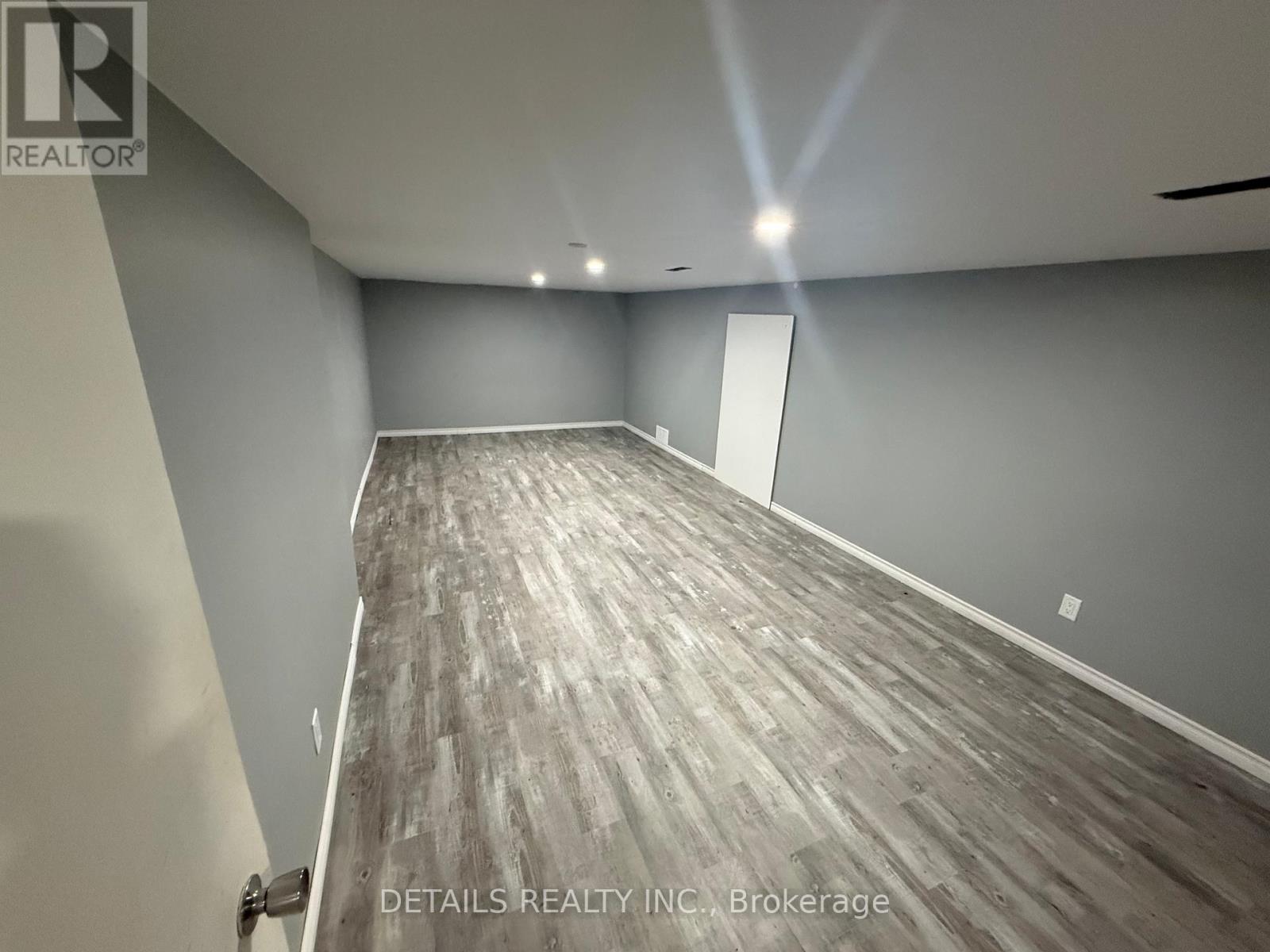 698 Cooper Street, Ottawa, Ontario  K1R 6C6 - Photo 14 - X12706774