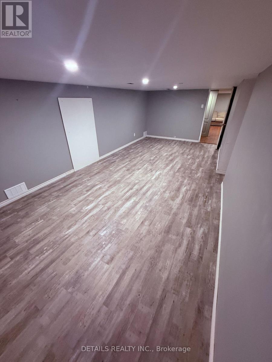 698 Cooper Street, Ottawa, Ontario  K1R 6C6 - Photo 15 - X12706774