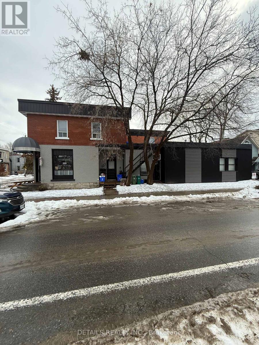 698 Cooper Street, Ottawa, Ontario  K1R 6C6 - Photo 2 - X12706774