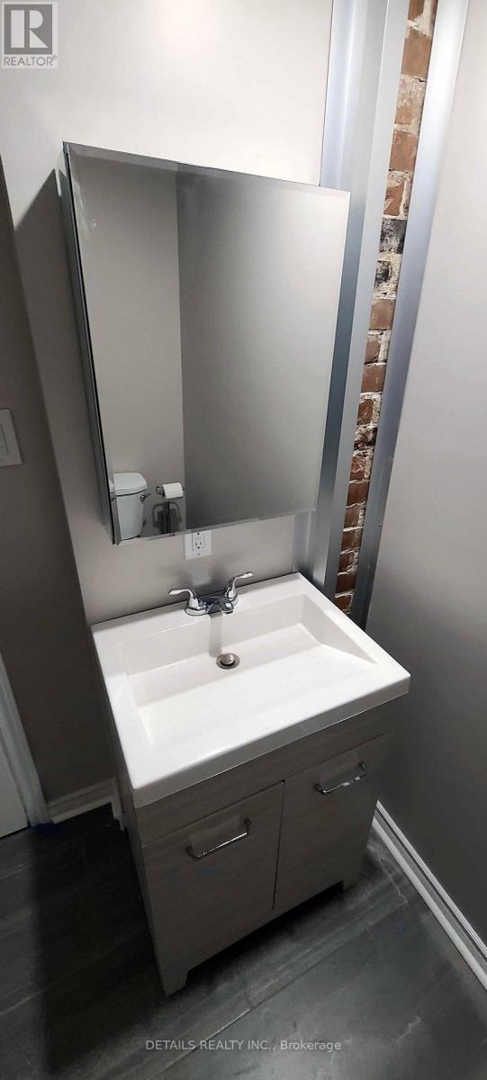 698 Cooper Street, Ottawa, Ontario  K1R 6C6 - Photo 28 - X12706774