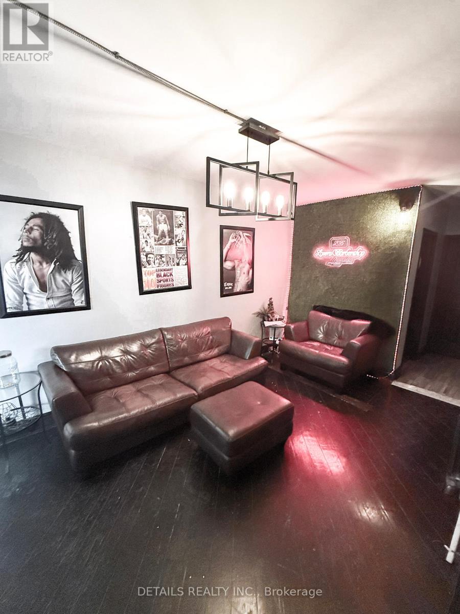 698 Cooper Street, Ottawa, Ontario  K1R 6C6 - Photo 33 - X12706774