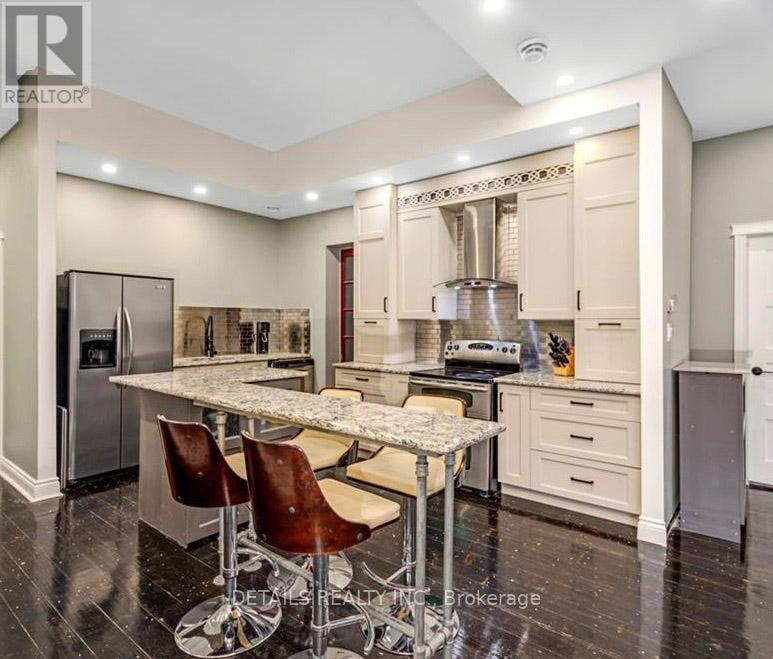 698 Cooper Street, Ottawa, Ontario  K1R 6C6 - Photo 4 - X12706774