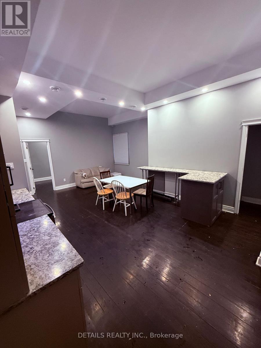 698 Cooper Street, Ottawa, Ontario  K1R 6C6 - Photo 6 - X12706774