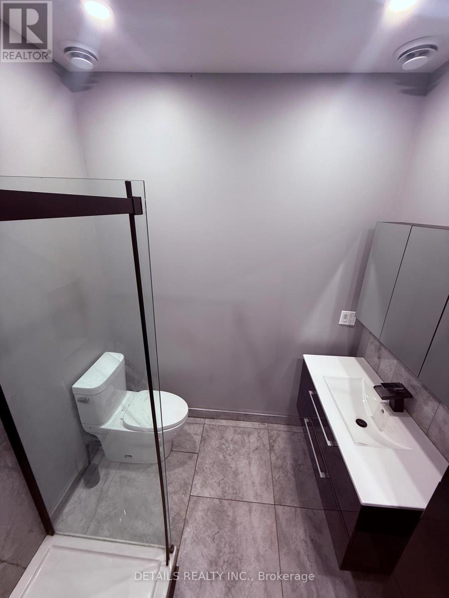 698 Cooper Street, Ottawa, Ontario  K1R 6C6 - Photo 7 - X12706774