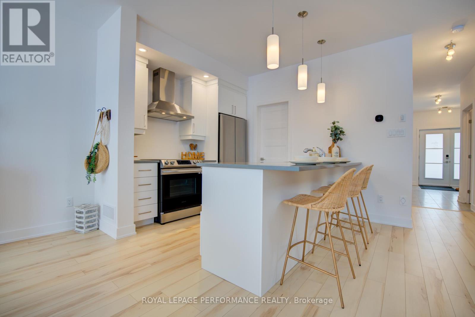 Th-152c Cypress Street, The Nation, Ontario  K0A 2M0 - Photo 5 - X12715342