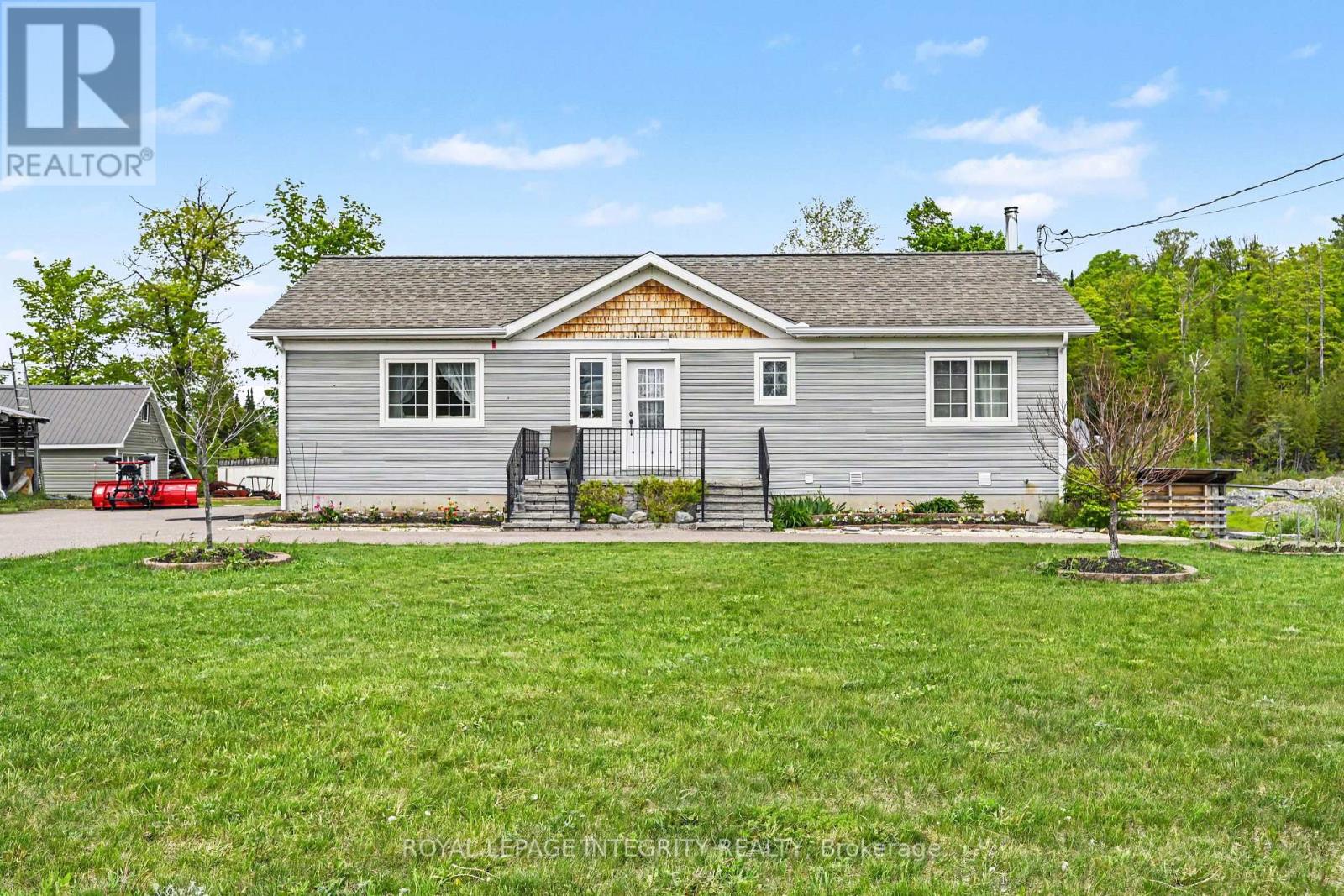 8688 Hwy 511 Highway, Lanark Highlands, Ontario  K0G 1K0 - Photo 3 - X12719020