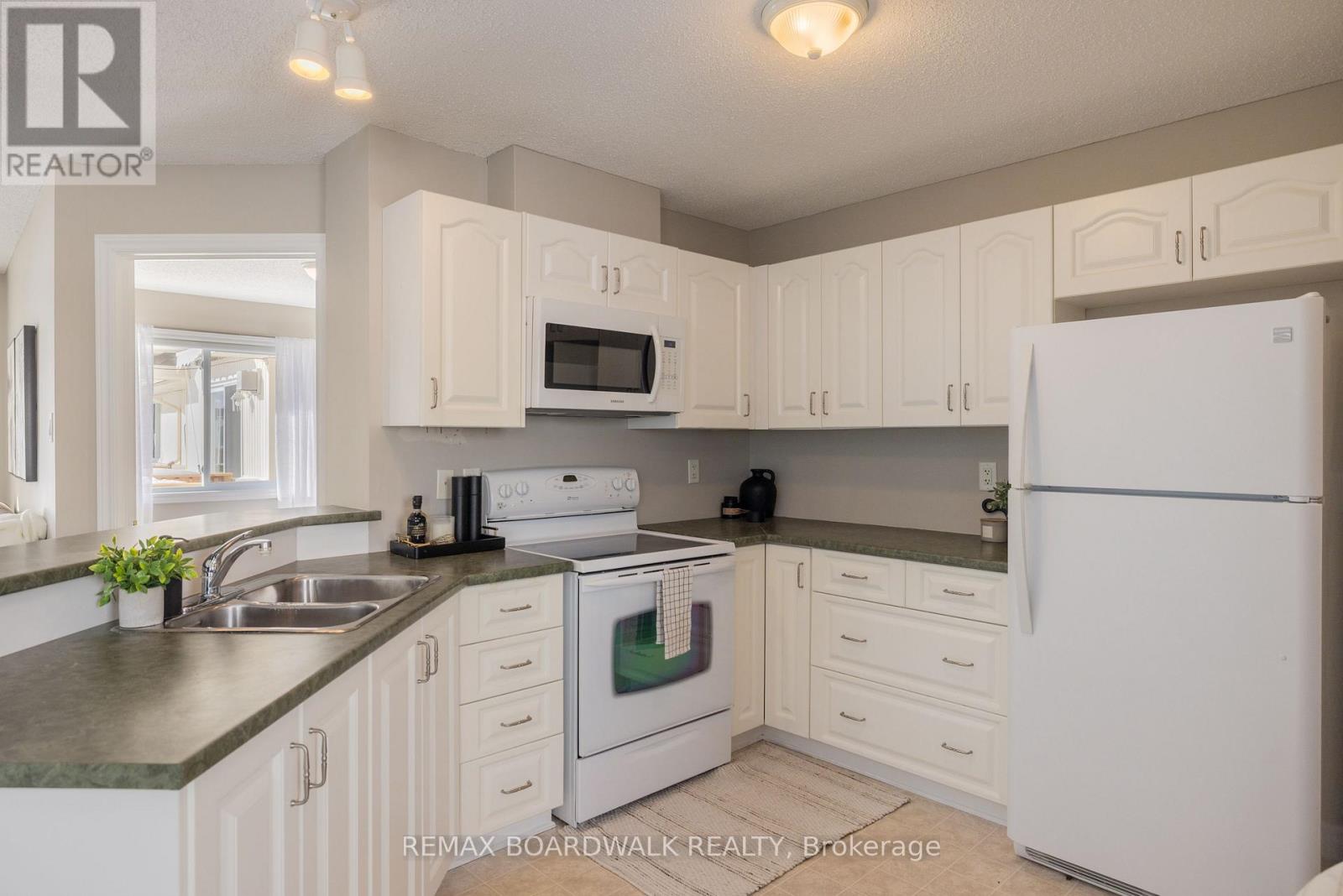 206 Oak Leaf Private, Ottawa, Ontario  K0A 2Z0 - Photo 4 - X12738510