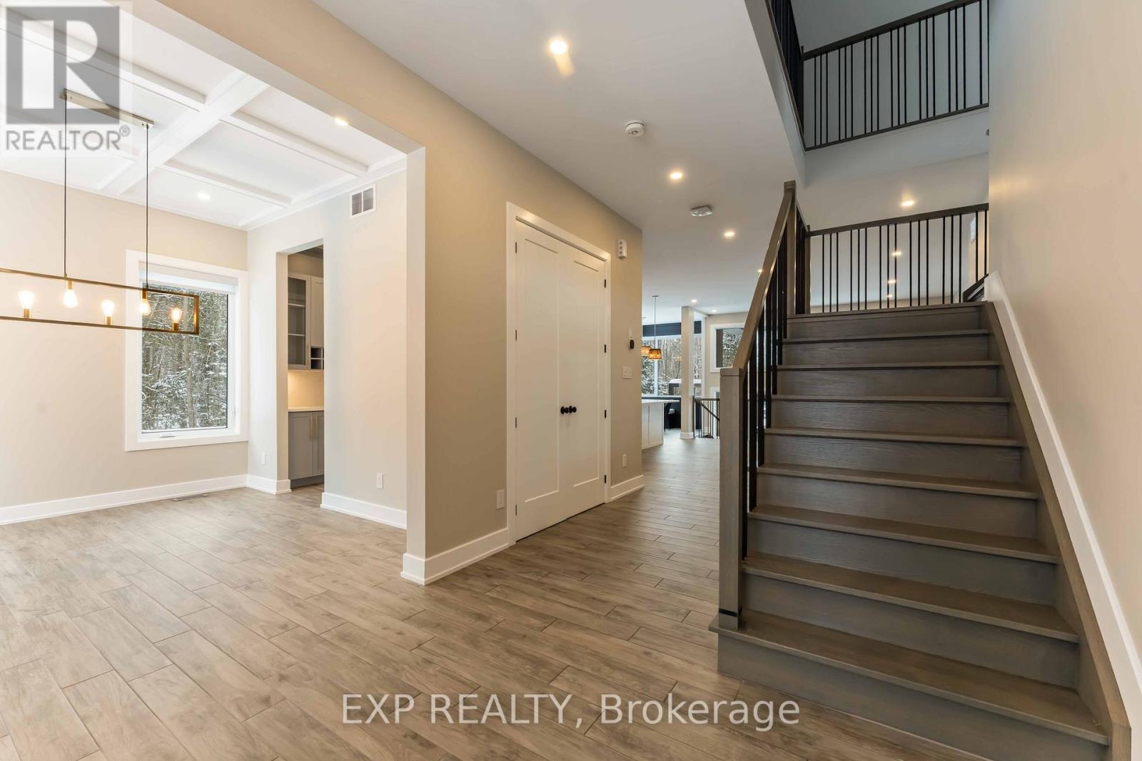 1961 Cedarlakes Way, Ottawa, Ontario  K4P 1P2 - Photo 4 - X12738860