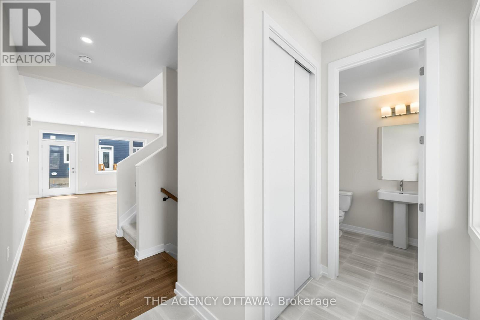 948 Seagrave Lane, Ottawa, Ontario  K0A 2Z0 - Photo 3 - X12740362