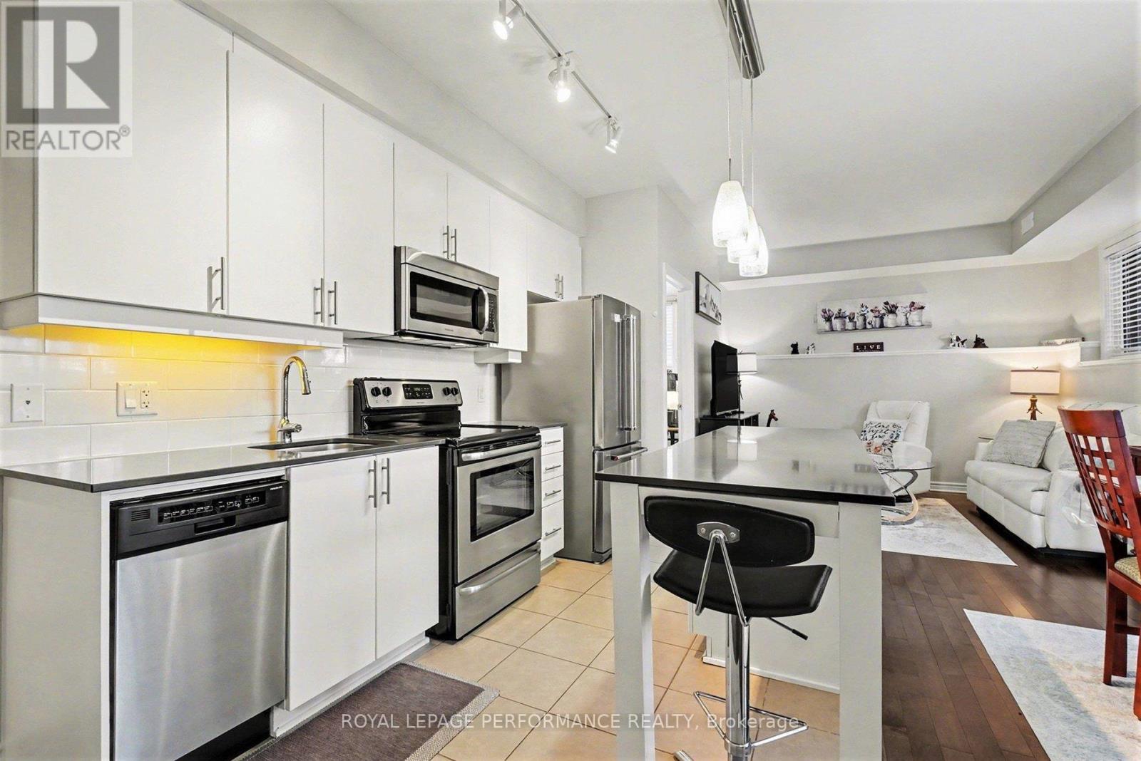 101 - 655 Beauparc Private, Ottawa, Ontario  K1J 0B6 - Photo 11 - X12742594