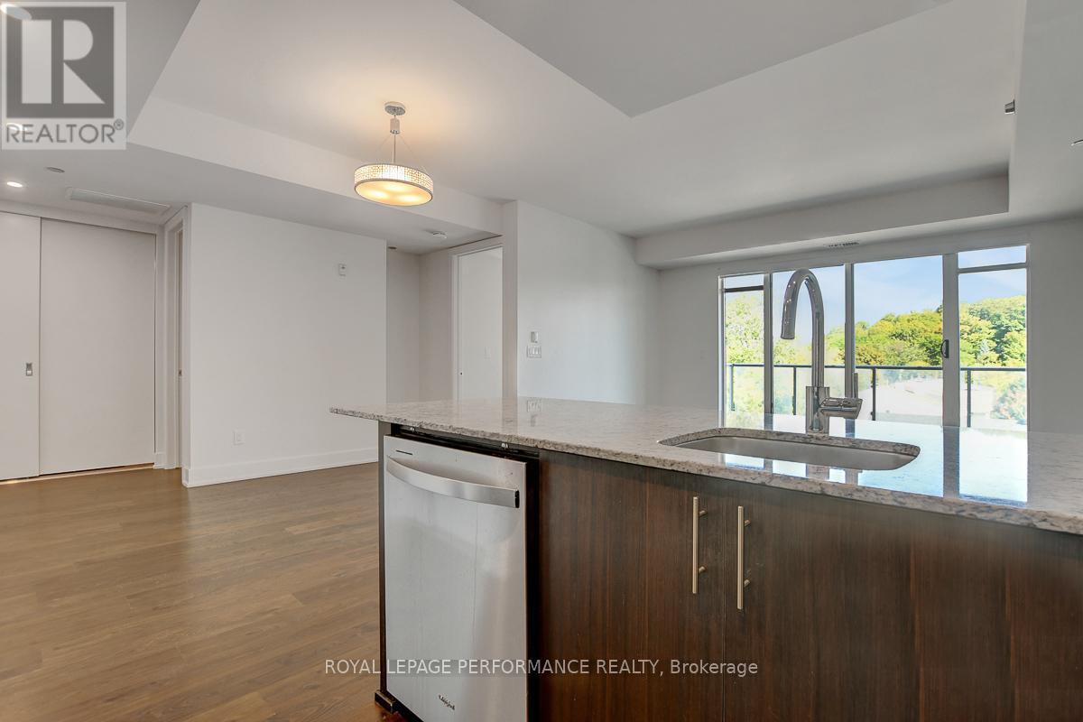 413 - 7 Marquette Avenue, Ottawa, Ontario  K1L 8A7 - Photo 6 - X12744234
