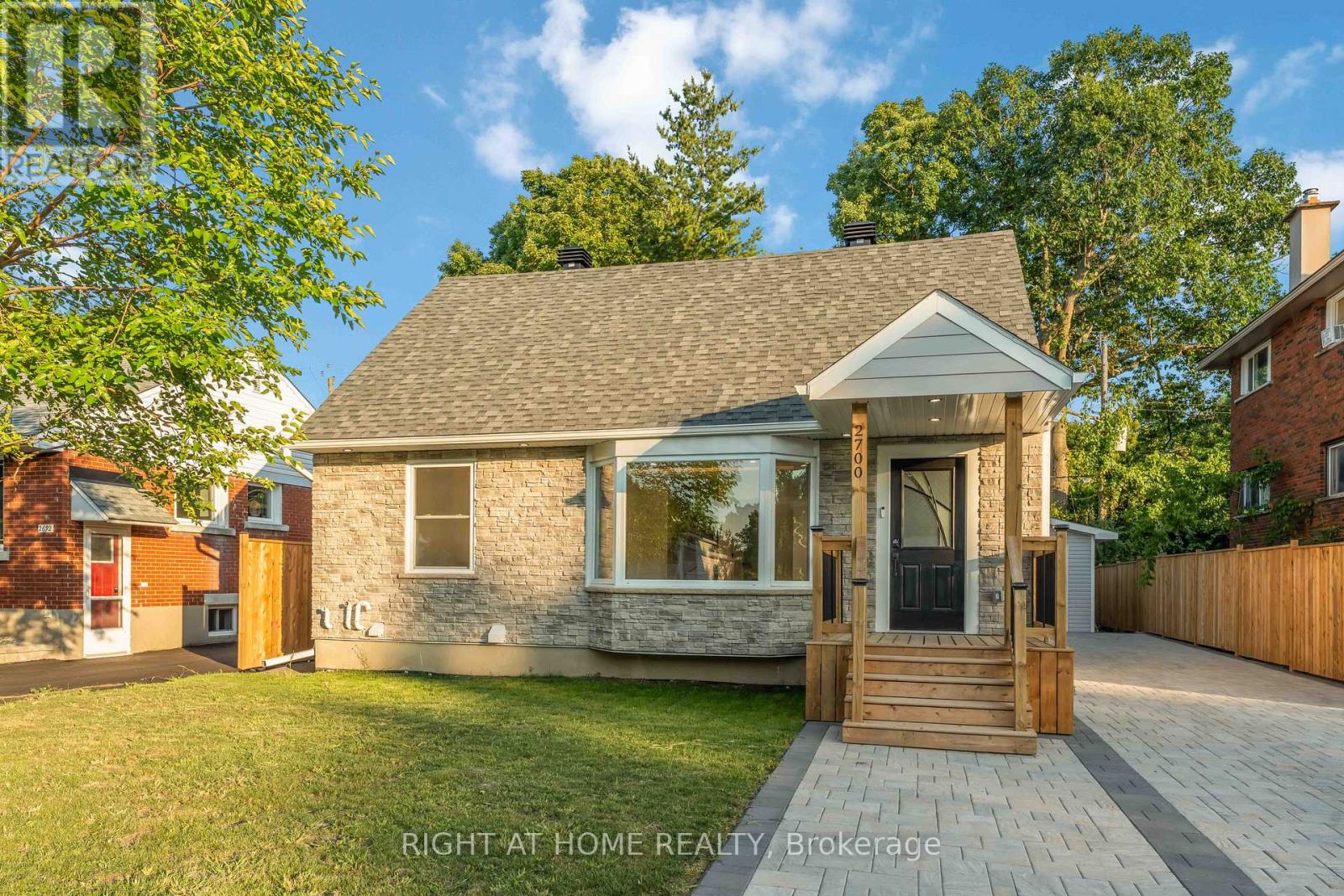 2700 PRISCILLA STREET, Ottawa, Ontario