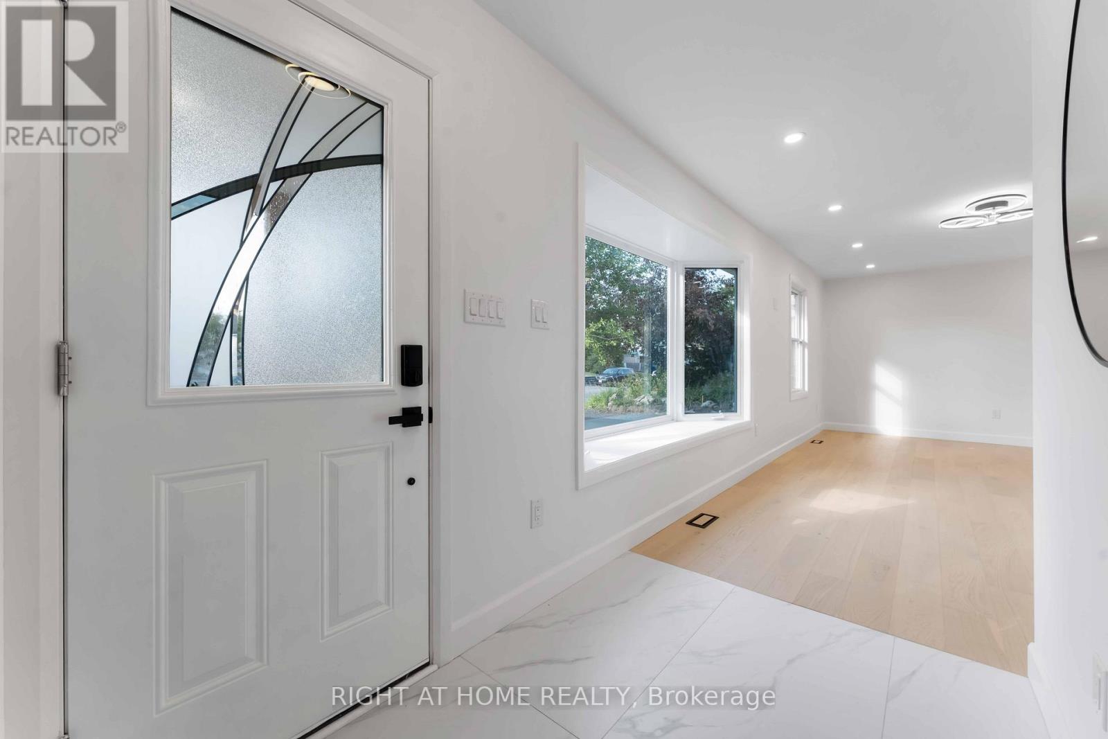 2700 Priscilla Street, Ottawa, Ontario  K2B 7E2 - Photo 3 - X12745712