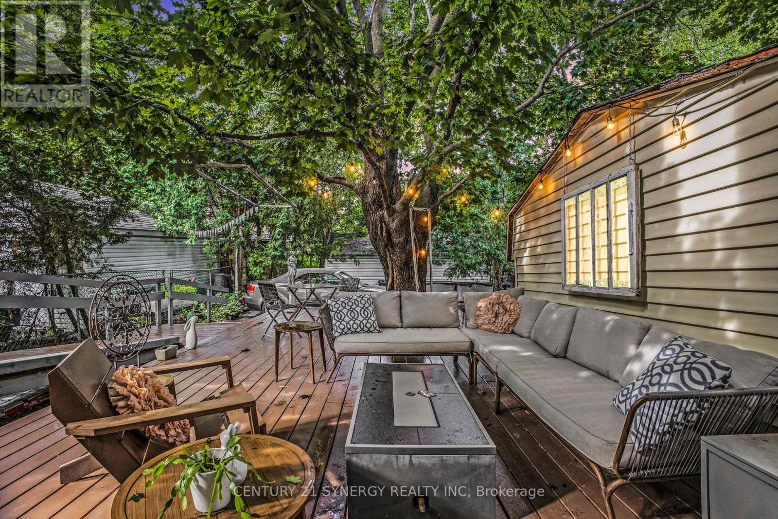 327 Richelieu Avenue, Ottawa, Ontario  K1L 6J8 - Photo 3 - X12746712
