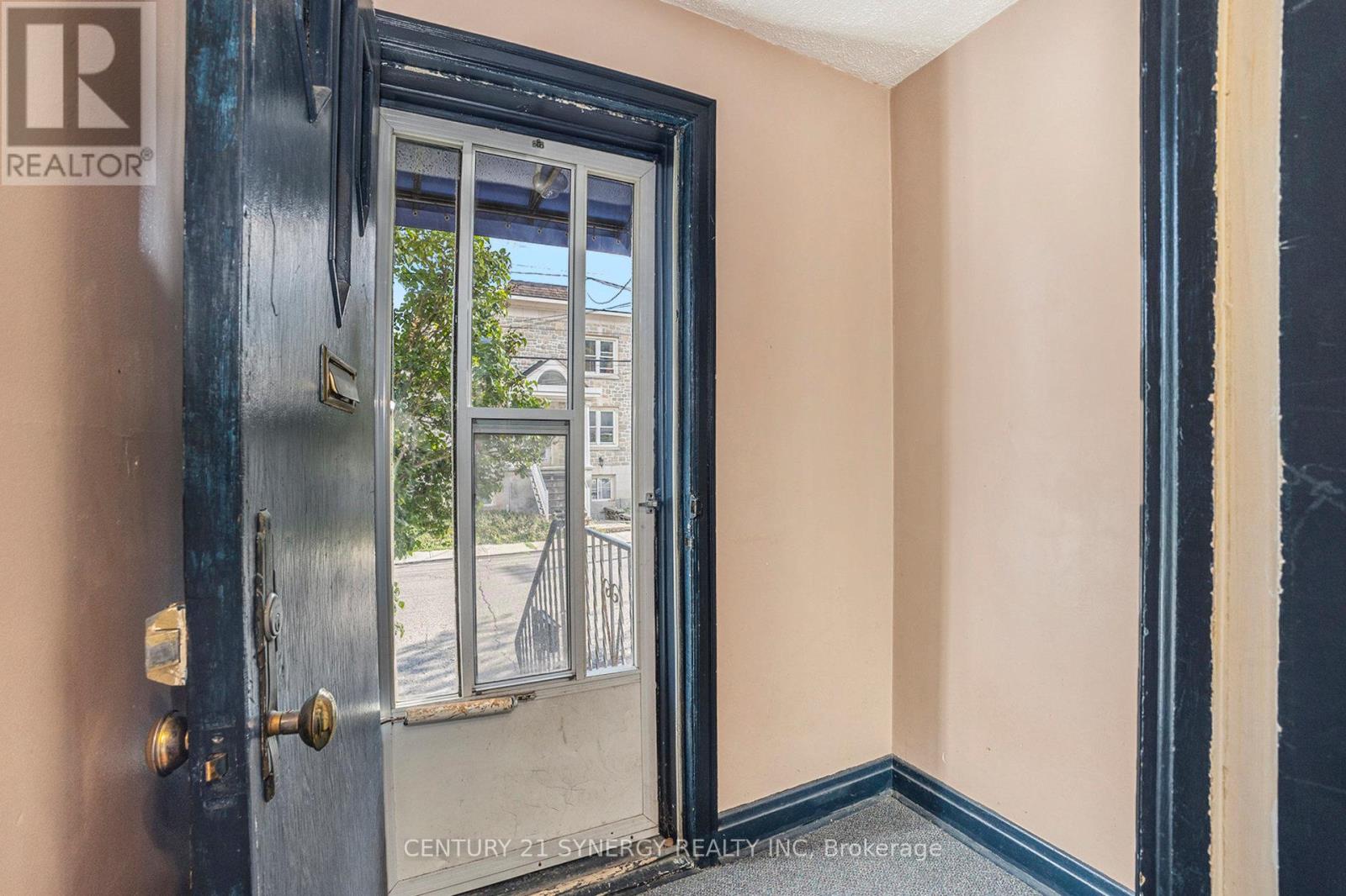 327 Richelieu Avenue, Ottawa, Ontario  K1L 6J8 - Photo 9 - X12746712