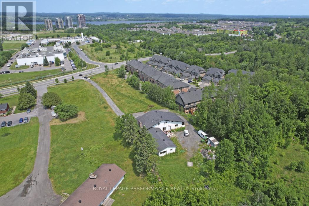 1016 Old Montreal Road, Ottawa, Ontario  K4A 3N2 - Photo 5 - X12748760