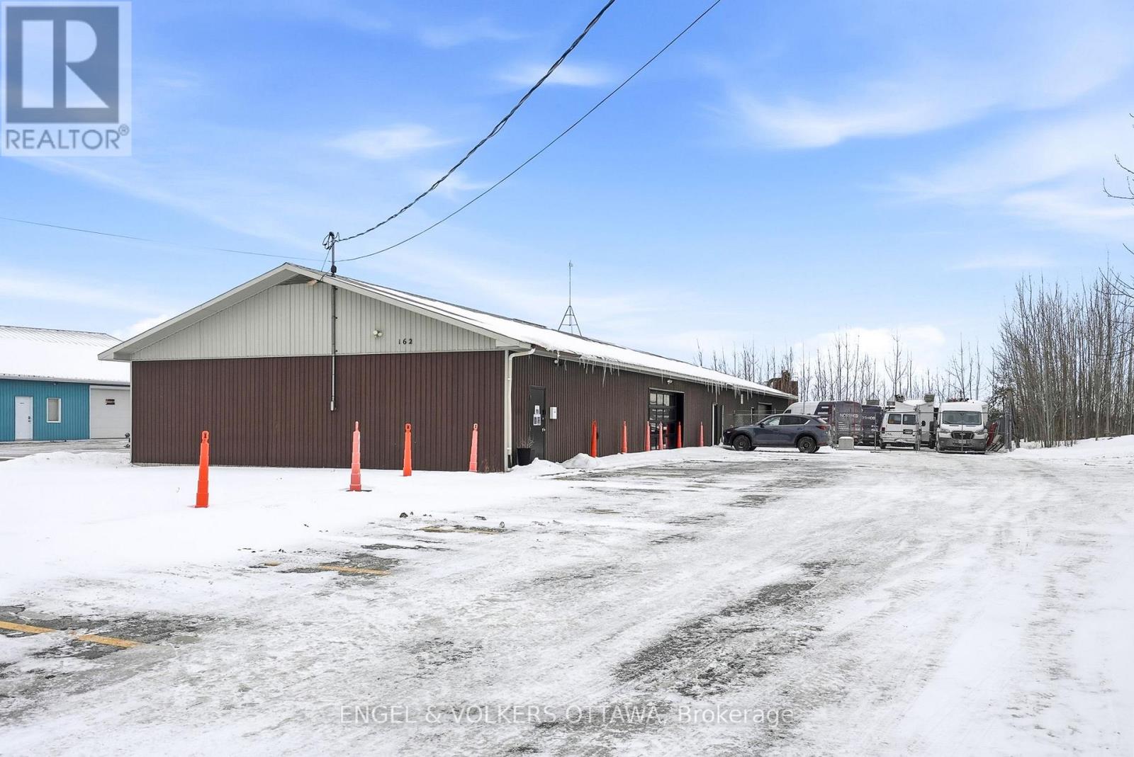 162 WESCAR LANE, Ottawa, Ontario